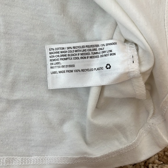 Cropped White, Black and Green Short Sleeve Tees Set - Size Medium / Large - Picture 8 of 9